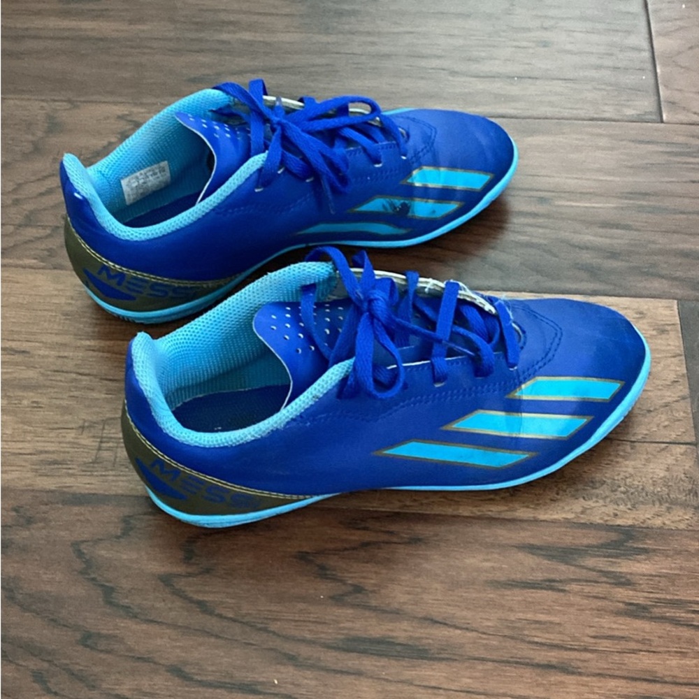 Blue Adidas Messi Futsal/ indoor soccer shoes for boys size 3.5